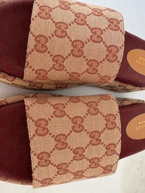 Gucci Leather Slide Sandal in Brown and Burgundy